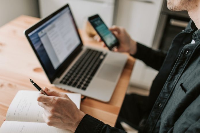 No dia 3 de abril, a plataforma Connected Smart Cities estreia o Programa Cidades, Café e Prosa