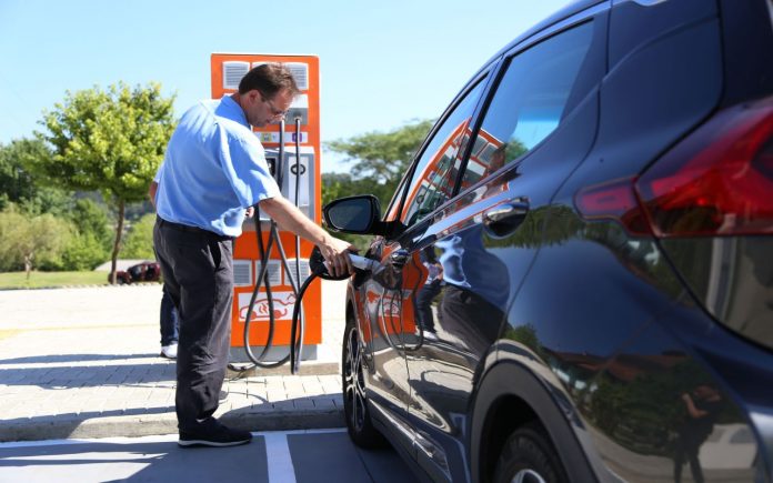 A Opencadd e do Sindinstalação, com apoio da ABVE realizarão o evento: Infraestrutura e carros elétricos: a correria para atender o presente.