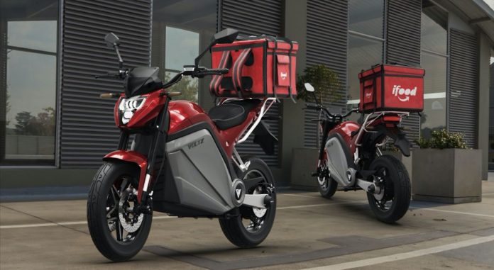 Fotografia de motos delivery ifood voltz