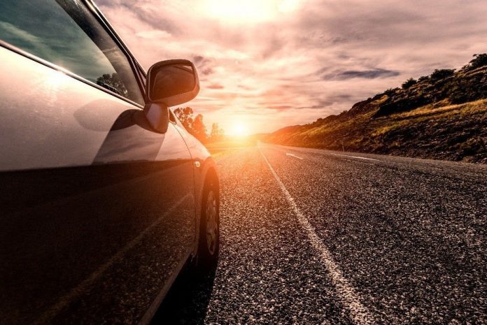 carro na estrada