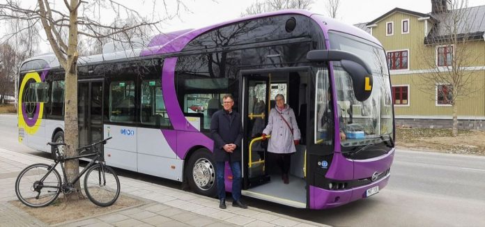 Fotografia de ônibus BYD