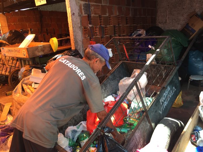 Inclusão dos catadores de materiais recicláveis para cidades inteligentes
