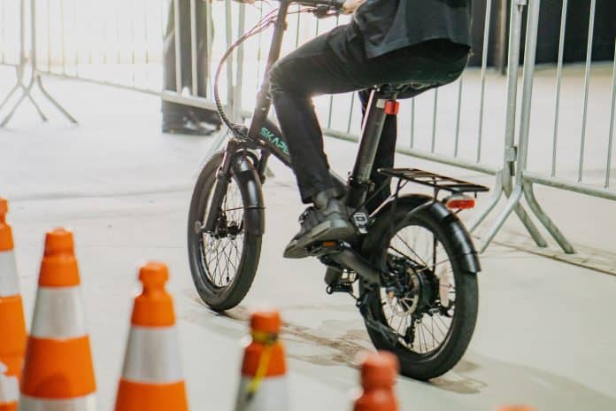 COP30 em Belém: O Pedal entre a Vitrine Global e a Realidade das Periferias