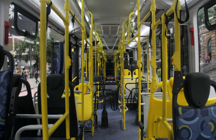 Saiba como funciona o programa de passagem gratuita para mães e responsáveis por crianças em SP