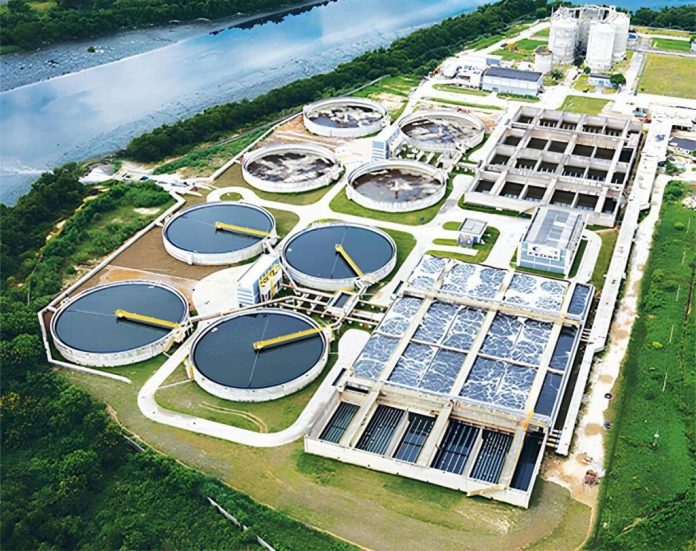 Leilões de parceria para projetos de saneamento devem retomar força em 2024, avalia secretário do PPI