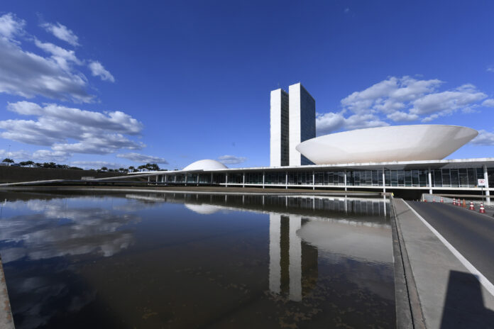 Conquista da Marcha: Congresso derruba veto e cerca de 3 mil Municípios voltam a receber recursos federais
