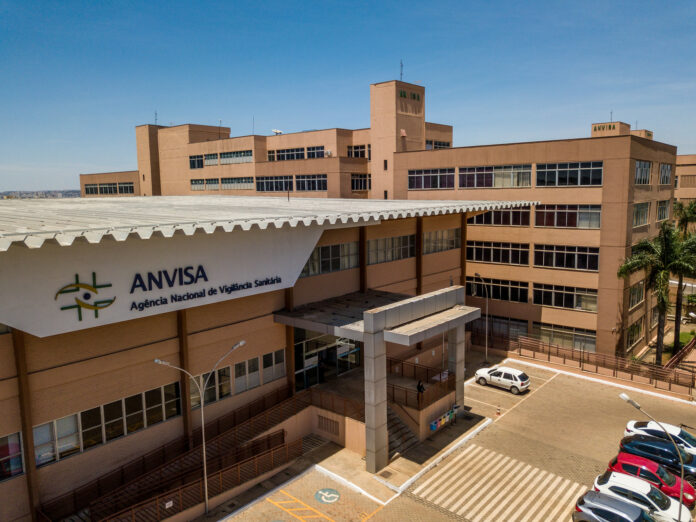 Anvisa e Dinavisa assinam cooperação para ampliar fiscalização e segurança de produtos e medicamentos